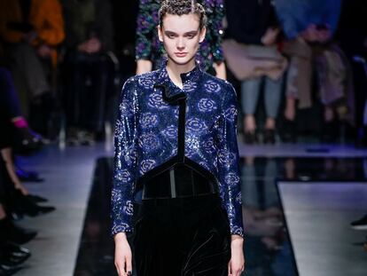 Giorgio Armani pinta su invierno de color azul