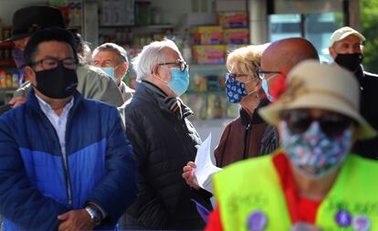 5-10-2020. Terrassa. Manifestacion de jubilados por la sanidad y las pensiones en Terrassa, Barcelona, en octubre.