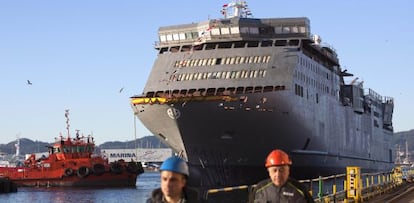 Botadura, en enero de 2011, del buque Volcán de Tinamar, el mayor construido hasta entonces en el astillero Barreras