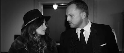 Miguel Bosé y Penélope Cruz, en el vídeo 'Decirnos adiós'.