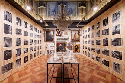 Imagen de la instalación de Jorge Ribalta en el Palau Moja en el marco de la exposición 'Fabular paisajes'.