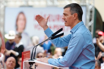El presidente del Gobierno y líder del PSOE, Pedro Sánchez, participa en un acto de UGT, este viernes en Madrid.