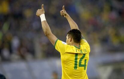 Thiago Silva celebra el gol.