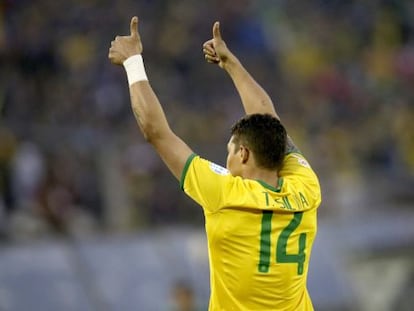 Thiago Silva celebra el gol.