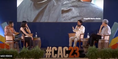 Jorge Comensal, Lara Moreno y Frank Báez conversan con Emiliano Monge en el Festival Centroamérica Cuenta 2023 en República Dominicana.