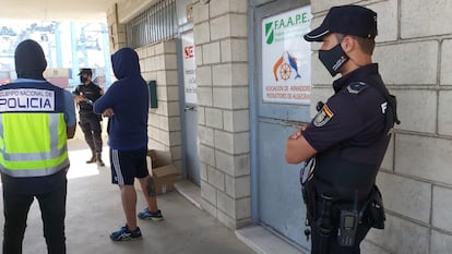 Los policías registraron la sede en el Puerto de Algeciras de la Federación de Entidades Pesqueras que presidía Pedro Maza, detenido y padre del armador ya en prisión.