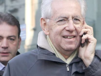 El primer ministro, Mario Monti, el domingo en Mil&aacute;n. 