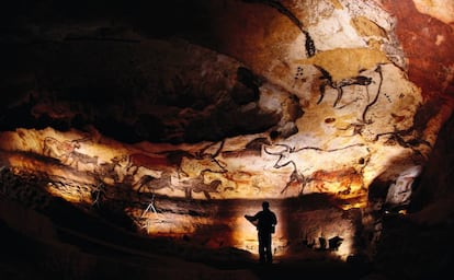 Reproducción de las pinturas de Lascaux, en Montignac (Francia). Descubierta en 1940, la gruta original está cerrada para su conservación.