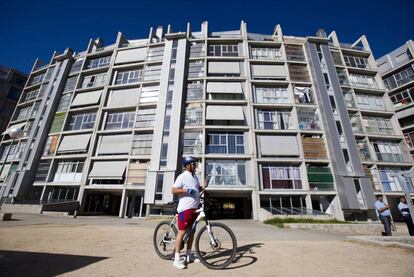  Bloque de viviendas sociales en la calle del Jacobeo 62, Carabanchel. 