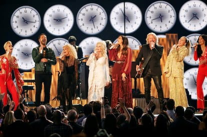 Homenaje a Dolly Parton, una de las grandes divas del country. Parton comenzó a cantar a los 12 años en Tennessee. Dos años después fichó por Mercury Records. Ese fue el inicio de una larga trayectoria que al día de hoy acumula 47 nominaciones al Grammy y ocho gramófonos ganados.  