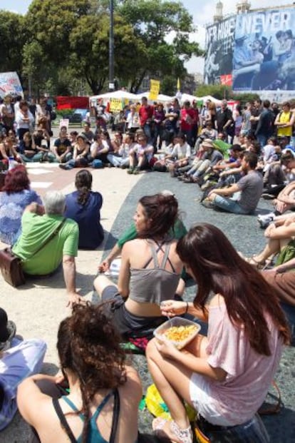 Asamblea de indignados en Barcelona.