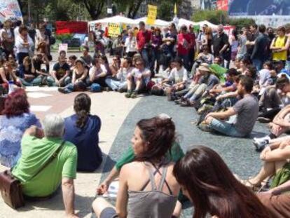 Asamblea de indignados en Barcelona.