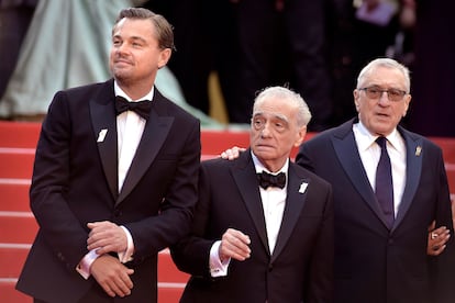 De izquierda a derecha: DiCaprio, Martin Scorsese y Robert De Niro, en la alfombra roja del Festival de Cannes, donde presentaron la película 'Los asesinos de la luna', el 20 de marzo de 2023.