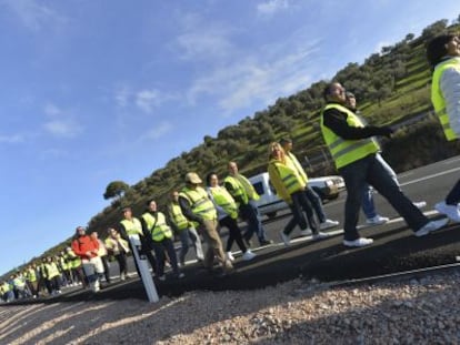 Vecinos de Belmez marchan hacia Córdoba para exigir las ayudas del Plan MIner.