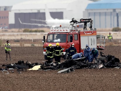 Imagen de archivo del accidente de un caza F18 del Ejército del Aire dentro de la base aérea de Torrejón de Ardoz (Madrid), en 2017.