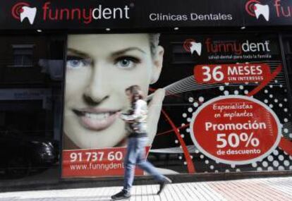 Fachada de la clínica Funnydent en Fuenlabrada (Madrid).