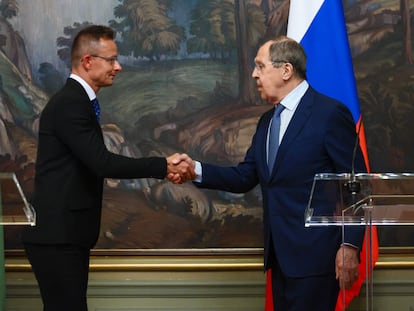 El jefe de la diplomacia húngara, Péter Szijjártó, en la rueda de prensa de este jueves con su homólogo ruso, Serguéi Lavrov, en Moscú.