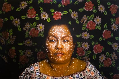 Imagen perteneciente al fotolibro 'Luciérnagas' de Yael Martínez, publicado por This Book is True / Magnum Foundation (2025).