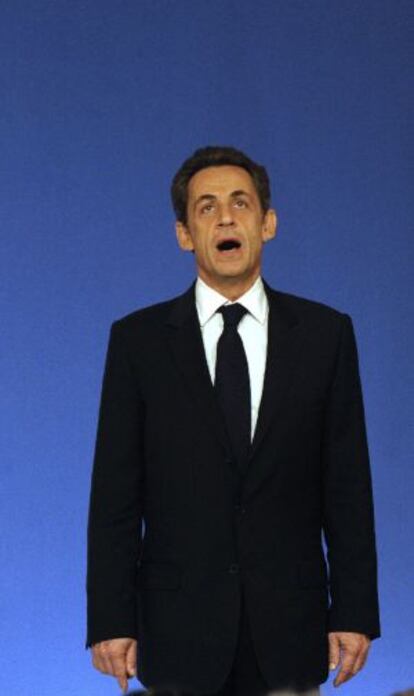 Sarkozy canta la 'marsellesa'