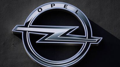 Logo de la compa&ntilde;&iacute;a Opel.