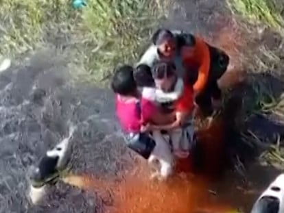 Rescatan a las cinco personas atrapadas en un pantano rodeado por caimanes tras el accidente de su avioneta