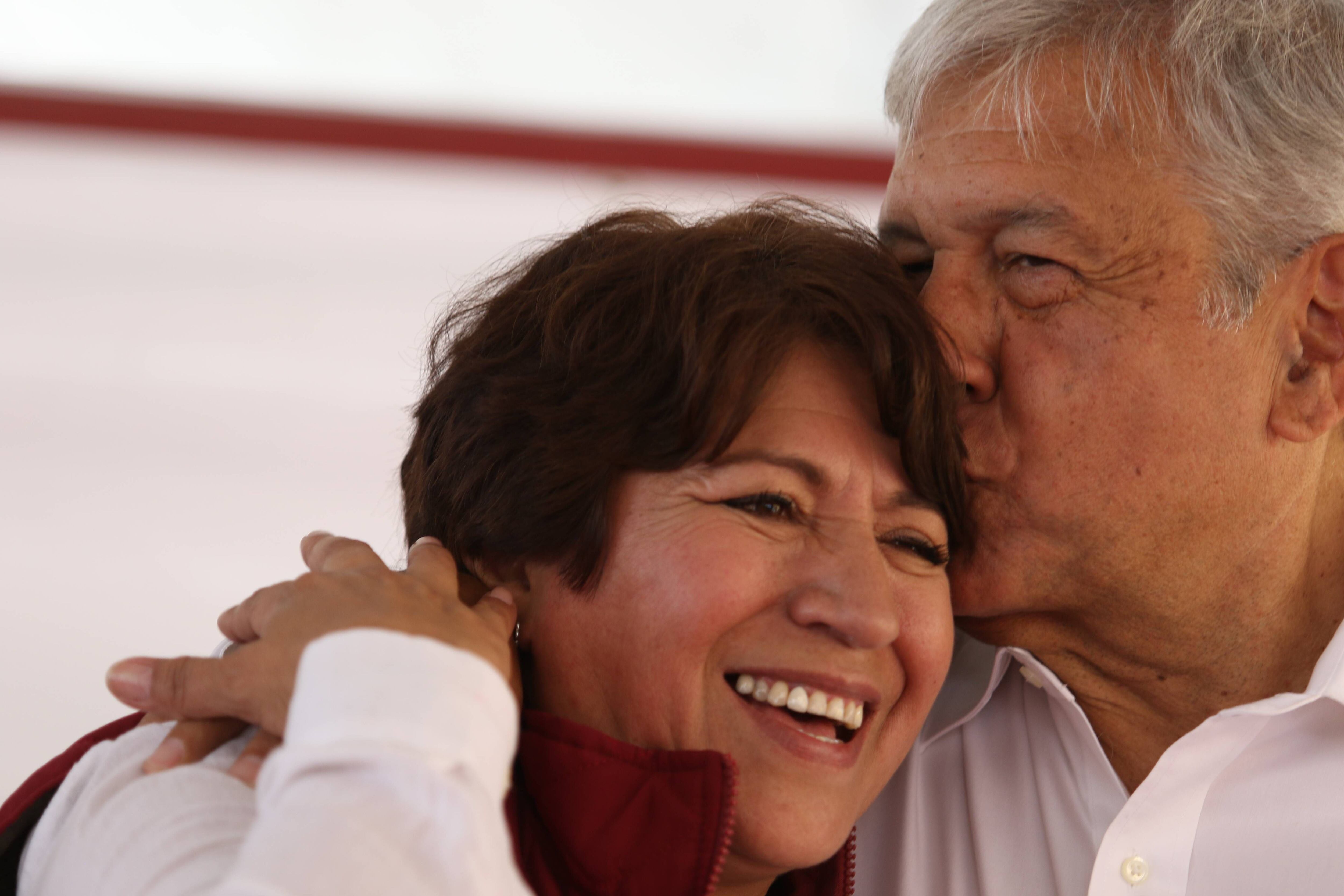 Delfina Gómez con López Obrador en un mitin en Zinancantepec (Estado de México), el 17 de mayo de 2017.