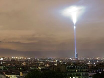 París, bajo la columna de luz de Ryoji Ikeda