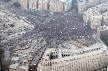 Vista de la plaza de Tahrir, donde se reunieron los pro-Ejército el sábado.