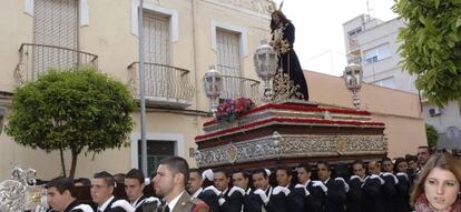 Un momento de la procesi&oacute;n de Nuestro Padre Jes&uacute;s de Medinaceli y Mar&iacute;a Sant&iacute;sima del Roc&iacute;o.