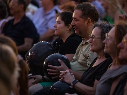 La familia Galiano durante el concierto de Toquinho en el festival Alma Pedralbes de Barcelona.