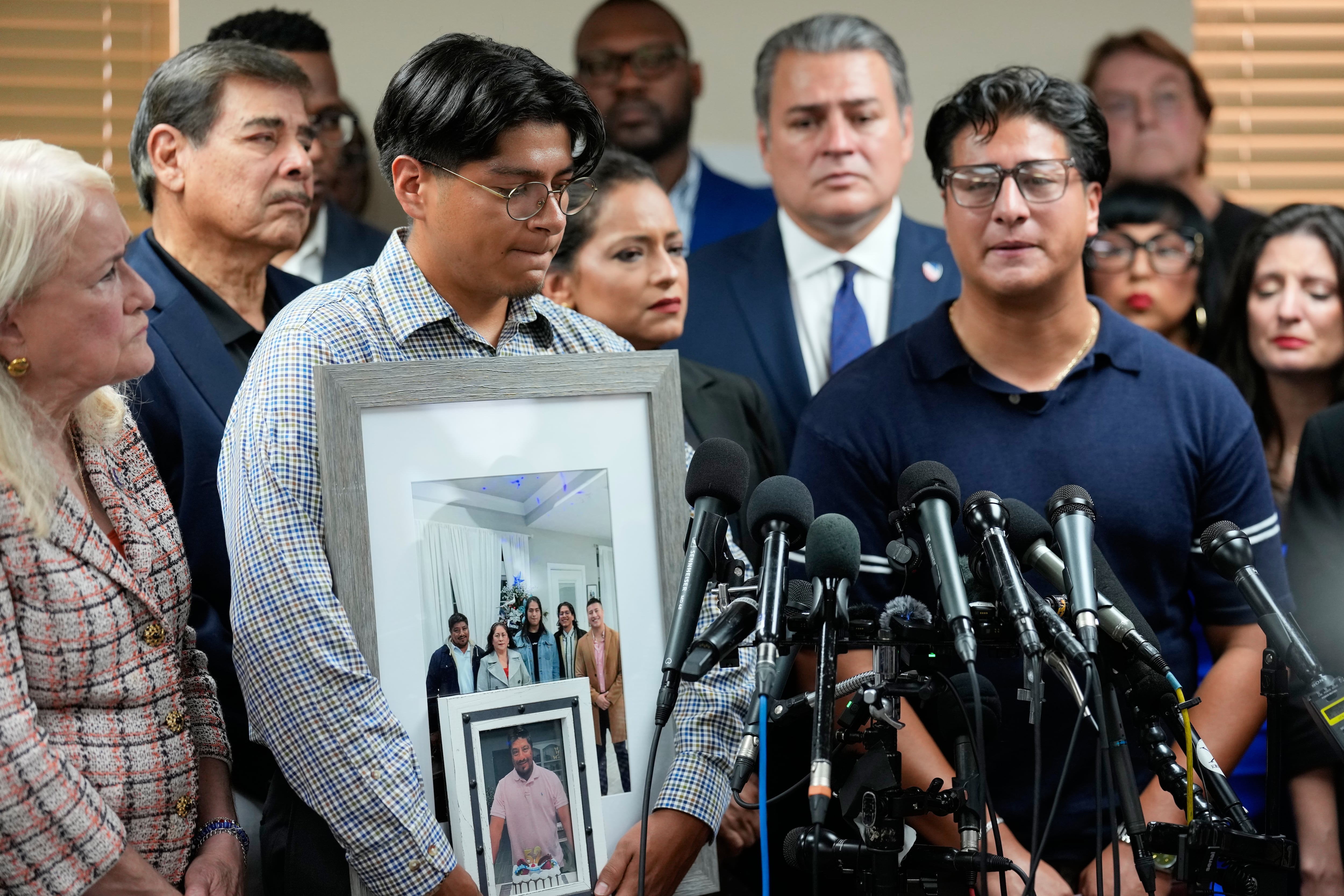 “No les creemos”: la familia reclama una investigación independiente de la muerte del mexicano Lorenzo Salgado a manos del ICE