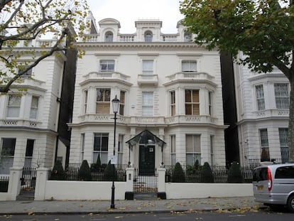 Fachada de la casa que se han comprado David y Victoria Beckham en un exclusivo barrio del oeste de Londres. 