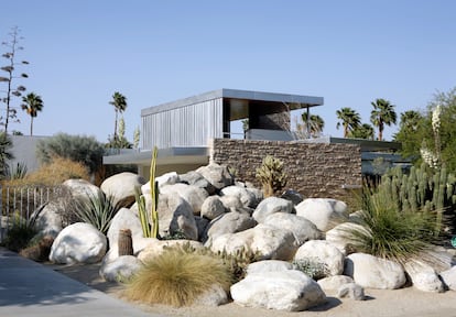 The desert house in Palm Springs, California designed by architect Richard Neutra for Edgar Kaufmann after he abandoned the “Fallingwater” house designed by Frank Lloyd Wright.
