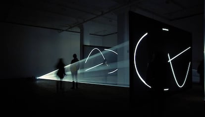 'FacetoFace' (2013), instalación de Anthony McCall, que será una de las estrellas del Loop de este año.