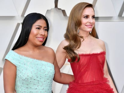 Yalitza Aparicio e Marina de Tavira, atrizes de 'Roma' chegam à cerimônia.