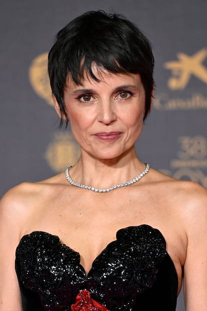 La actriz palentina Elena Anaya, con un favorecedor corte de pelo a lo 'garçon'. Está preparando la miniserie 'Las largas sombras'.