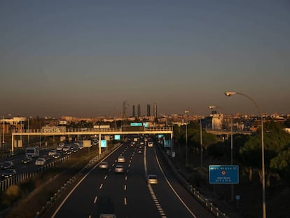 Boina de contaminación de Madrid vista desde la M- 40 a la altura de Pozuelo de Alarcón, en una imagen de archivo.