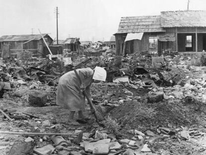 Ruinas en Hiroshima tras la explosi&oacute;n de la bomba at&oacute;mica en 1945.