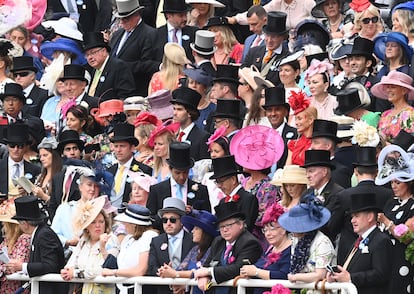 Ambiente en las gradas de Royal Ascot durante el primer día de carreras, el 20 de junio de 2023.
