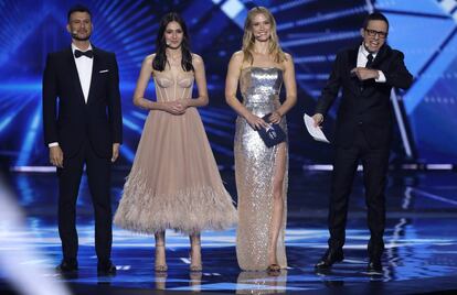 Los cuatro presentadores de la 64 edición de Eurovisión: Assi Azar, Lucy Ayoub, Bar Refaeli y Erez Tal.