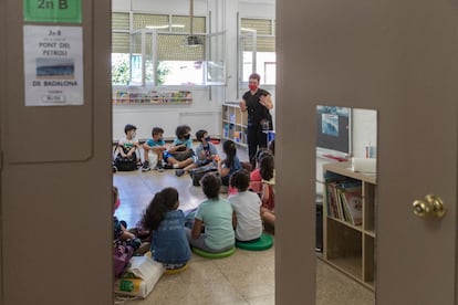 Una clase en el primer día de curso en el colegio Rafael Casanova de Badalona.