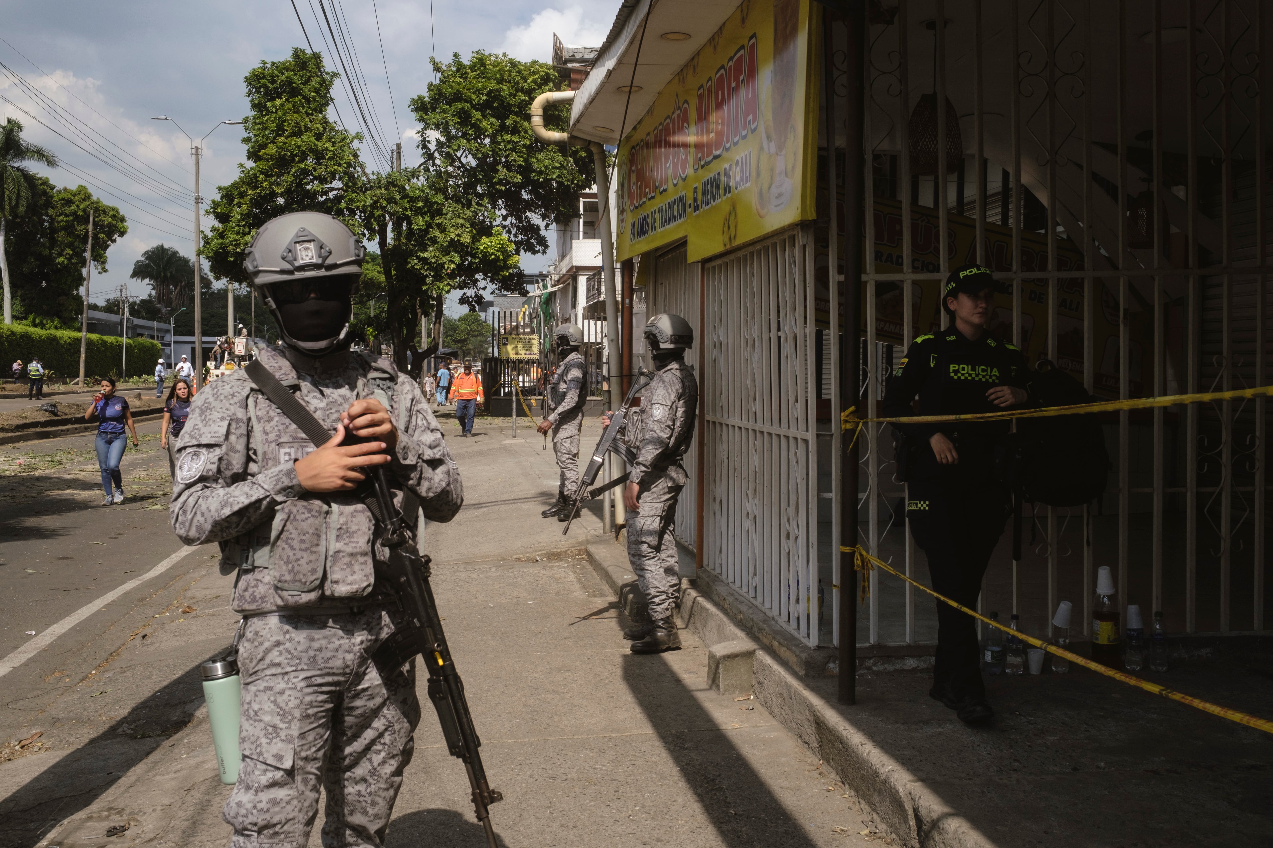 Autoridades colombianas resguardan la zona afectada.