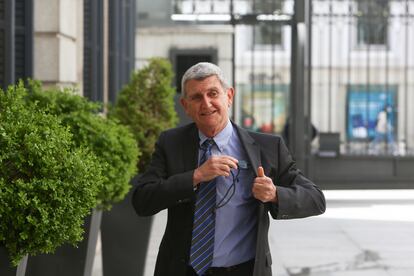 José Manuel Pérez Tornero, a su llegada a la toma de posesión como presidente de RTVE en el Salón de Pasos Perdidos del Congreso de los Diputados, en Madrid.