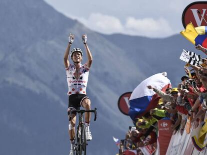 Warren Barguil en su llegada al Izoard.