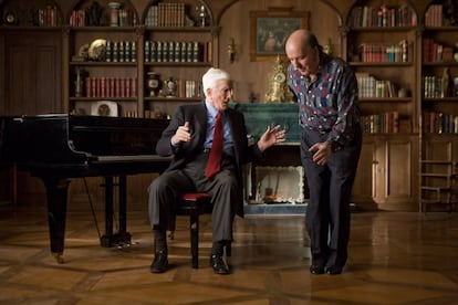 Leslie Nielsen y Chiquito de la Calzada en un fotograma de la película 'Spanish Movie'.