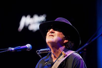 Tony Joe White, durante un concierto en el Festival de Jazz de Montreux (Suiza) en julio de 2013.