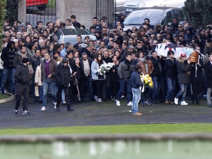 Entierro del aficionado ultra fallecido Jimmy en el cementerio de Feans (A Coru&ntilde;a) el 2 de diciembre de 2014.