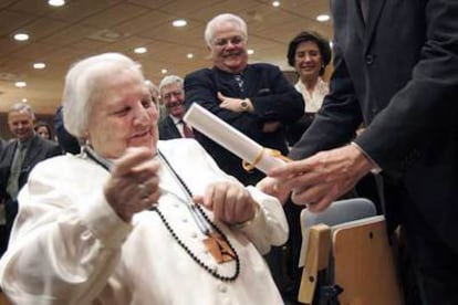 Carmen Balcells, durante su investidura como doctora <i>honoris causa</i><b> por la Autónoma de Barcelona</b>.