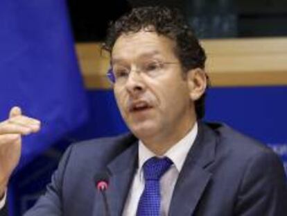 El presidente del Eurogrupo, Jeroen Dijsselbloem, asiste a una vista del comité de Asuntos Económicos del Parlamento Europeo en Bruselas (Bélgica). EFE/Archivo