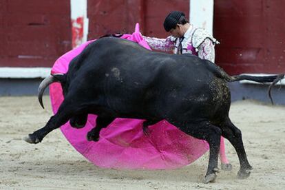 El novillero Alberto Aguilar, ayer en plaza de Las Ventas.